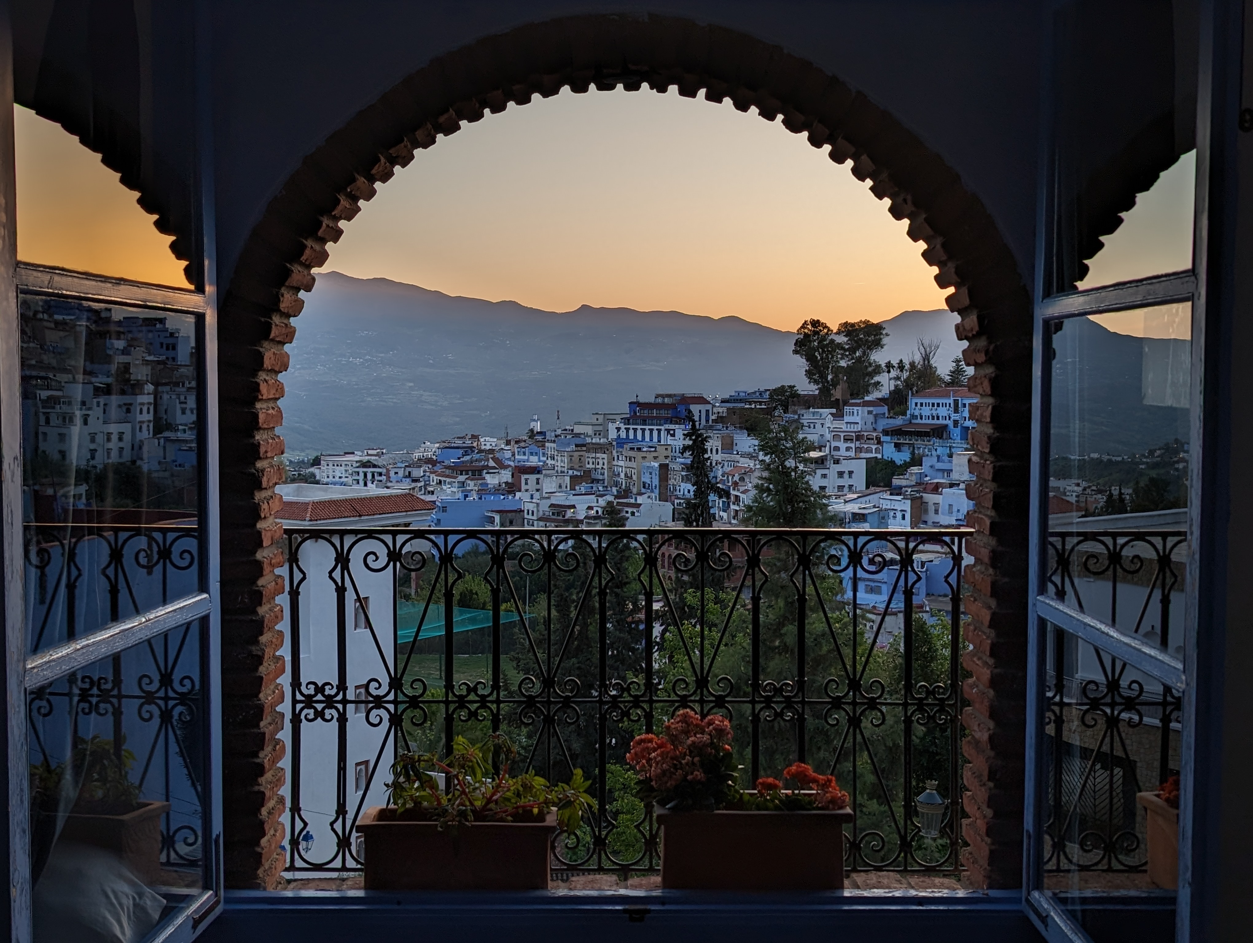 PXL 20240422 185049709